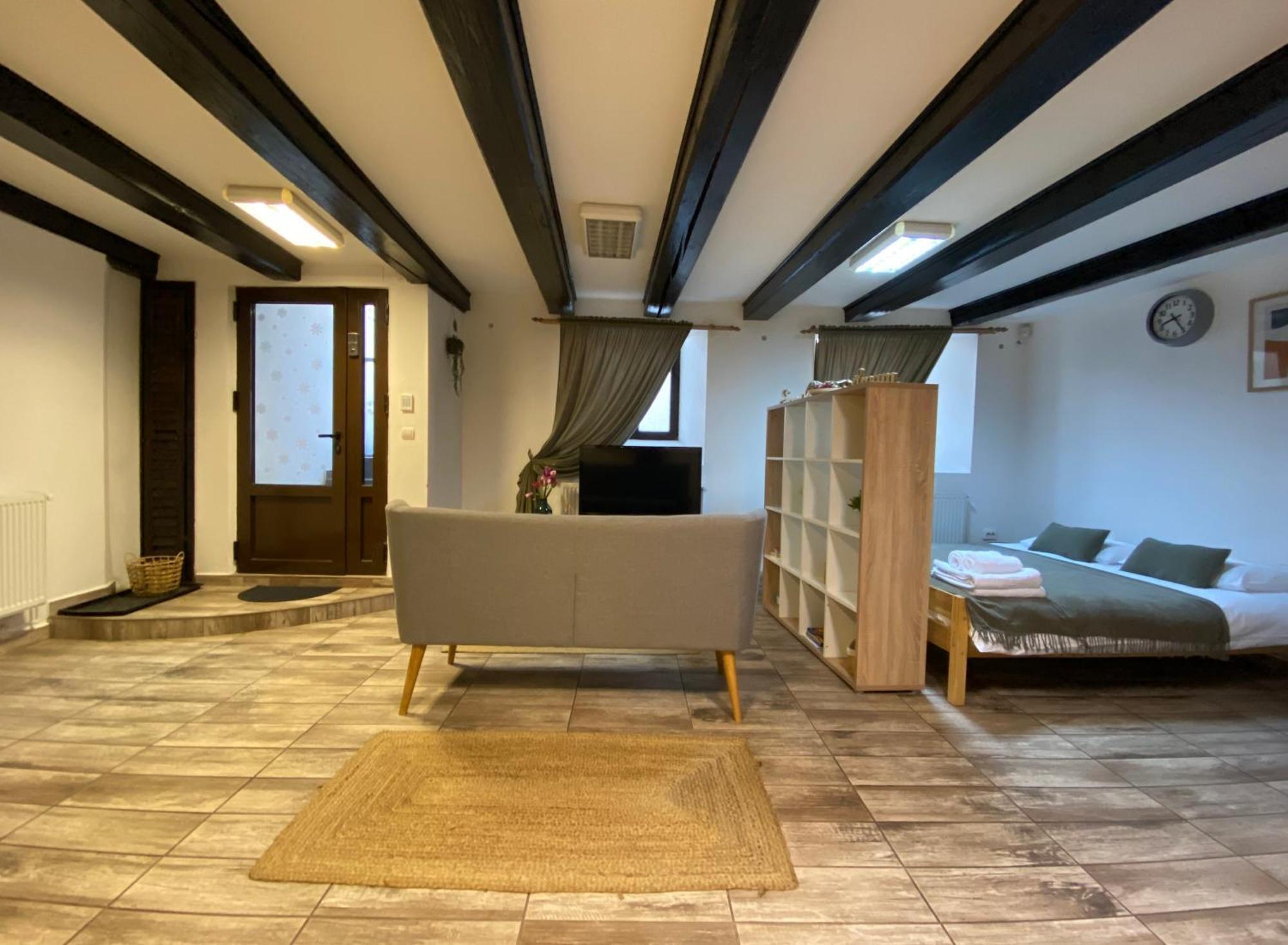Piata Sfatului Brassai Plus - Annastasia'S Studio Braşov Extérieur photo