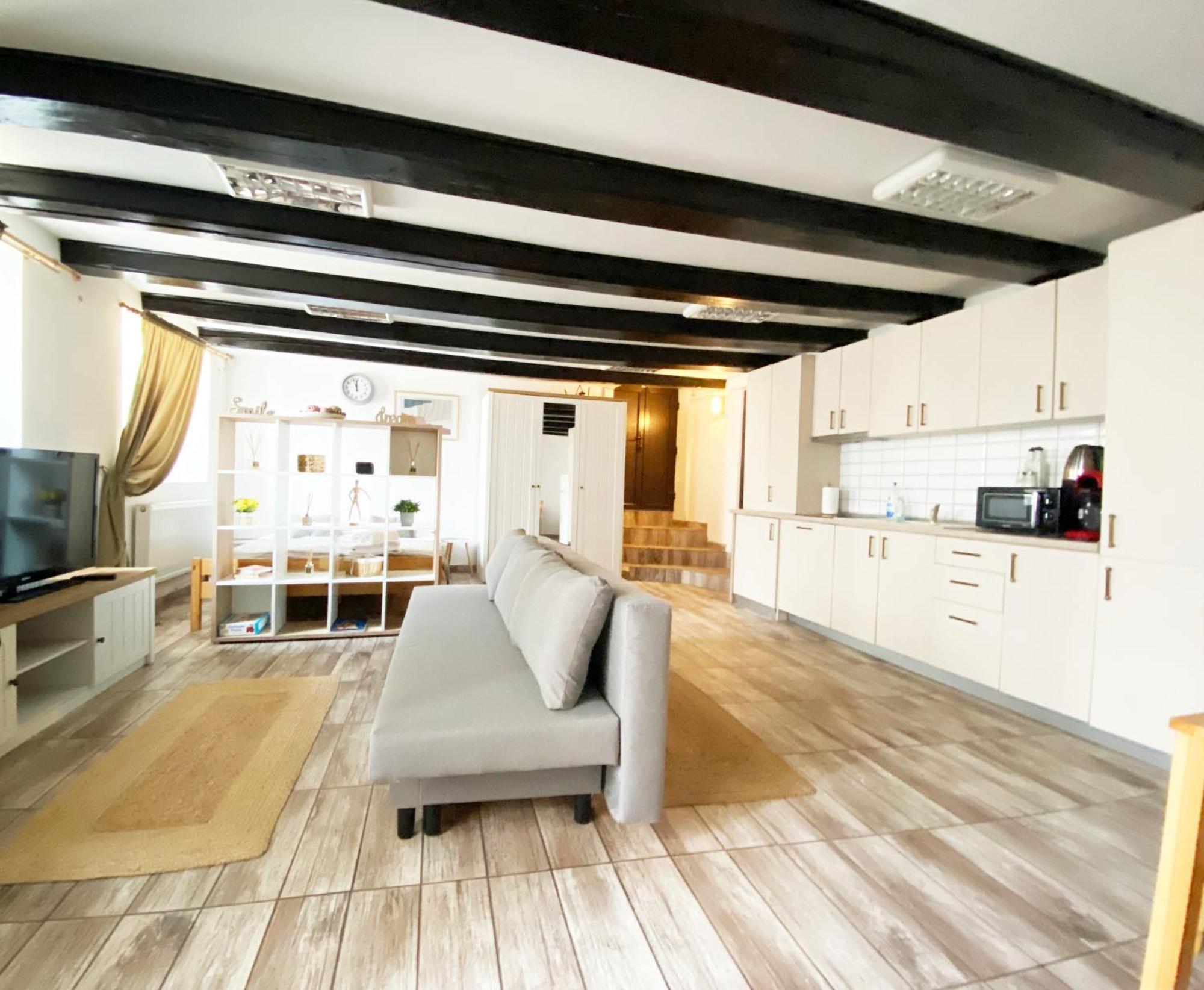 Piata Sfatului Brassai Plus - Annastasia'S Studio Braşov Extérieur photo